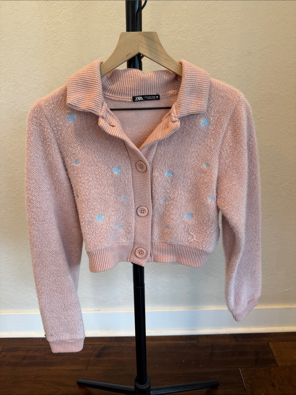 Zara Pink Cropped Button-Up Cardigan with Light Blue Accents